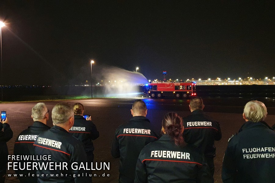 Besuch der Flughafenfeuerwehr des BER